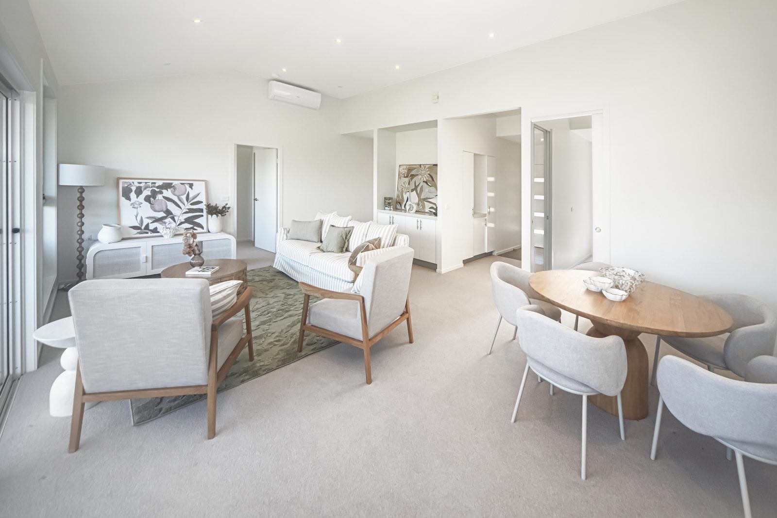 Spacious Coastal Villa with Room to Move