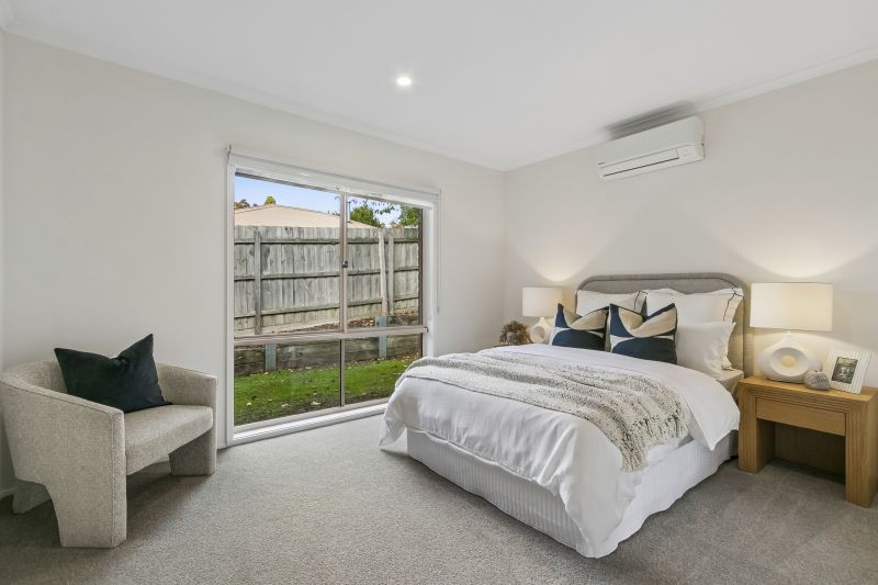 Beautifully refurbished 2-bed plus study villa