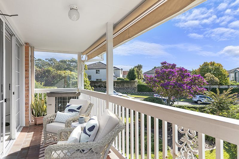 Beautifully appointed 2 bedroom unit with stunning garden and district views + bonus 24 months free fees!