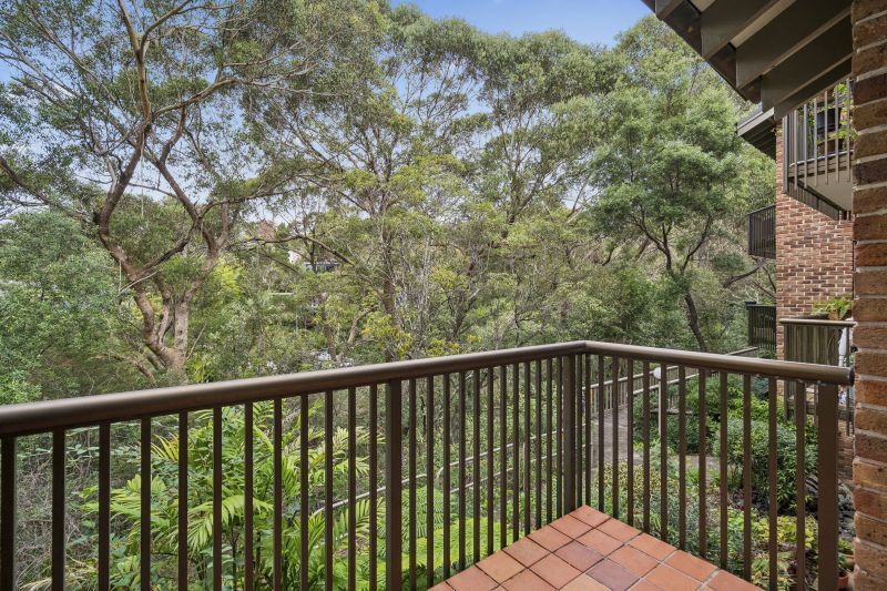 Ready to move in! Stylish recently renovated studio serviced apartment in vibrant retirement community