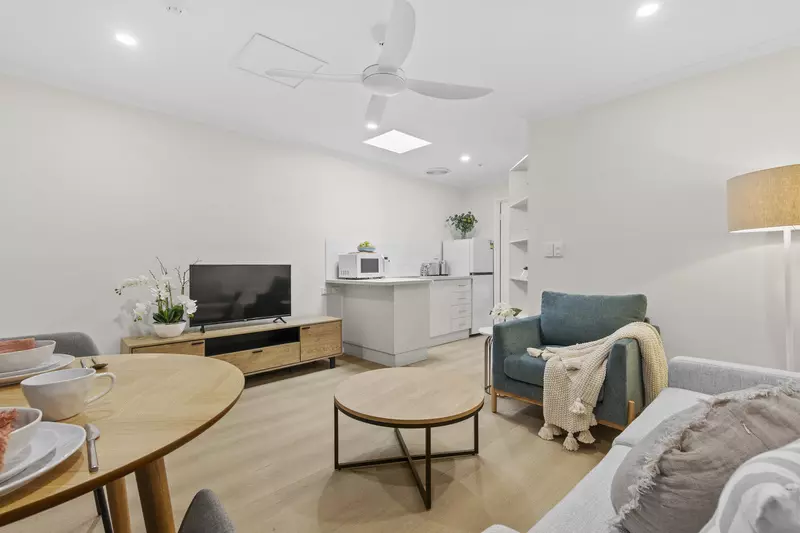 Fresh Finish, Ideal Location