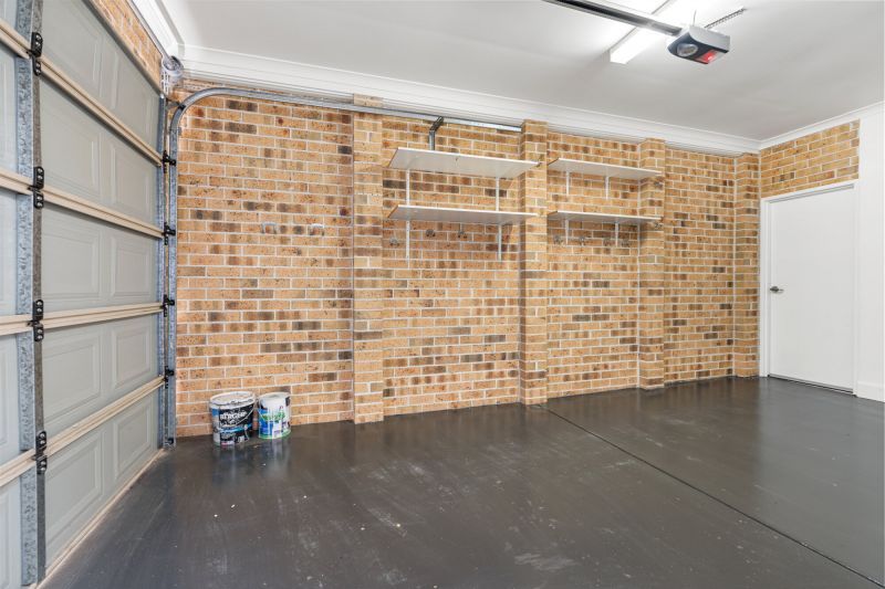 Contemporary Private Living overlooking Kurrajong Reserve