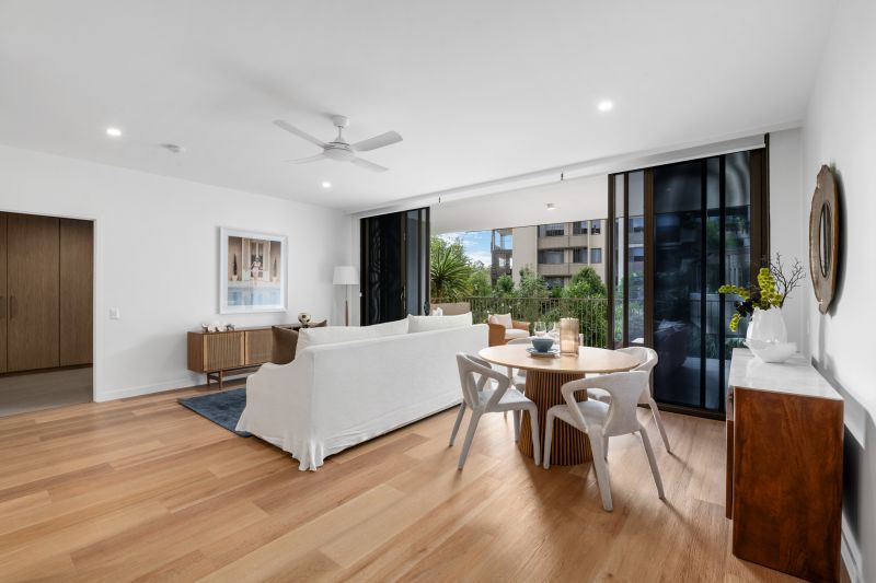 Stylish North-East Facing Apartment with Study