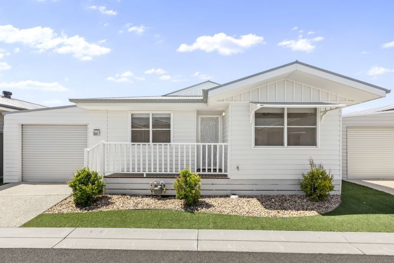 Beautifully Appointed 2 Bedroom Home + Study