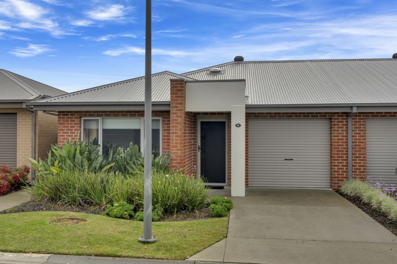 81/5 Harmony Chase, Clyde North