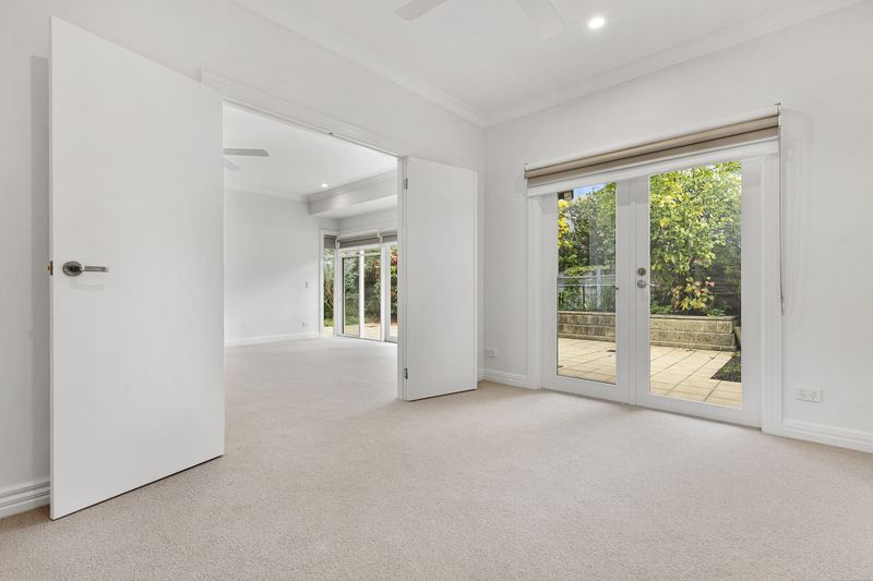 Spacious Living, Sunny Courtyard
