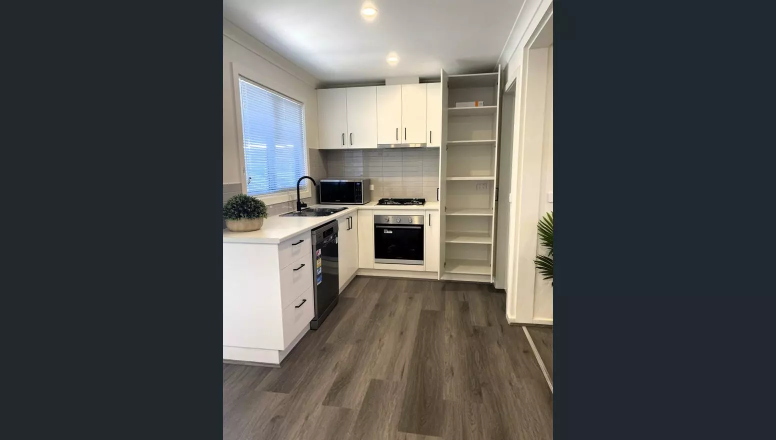 Benalla Tourist Park - BRAND NEW HOME!