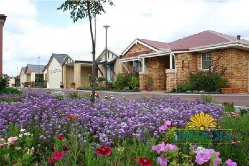 ARCADIA WATERS MADDINGTON - *** WOW LOOK AT THIS PRICE ***