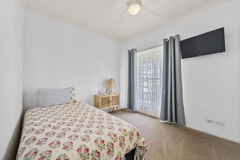 Charming Corner Cottage