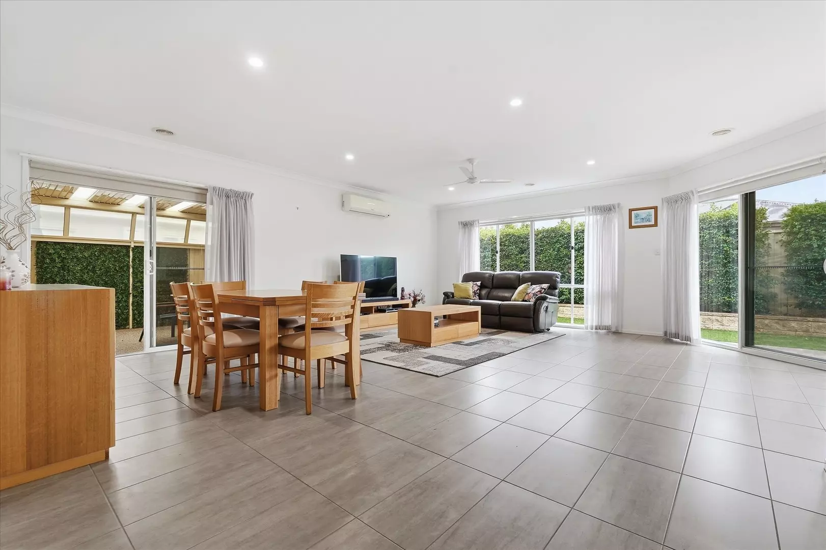 Home 12 Palm Lake Resort Truganina