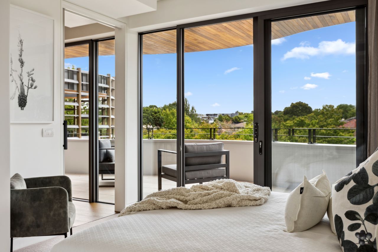 Luxurious Two-Bedroom Street Facing Apartment