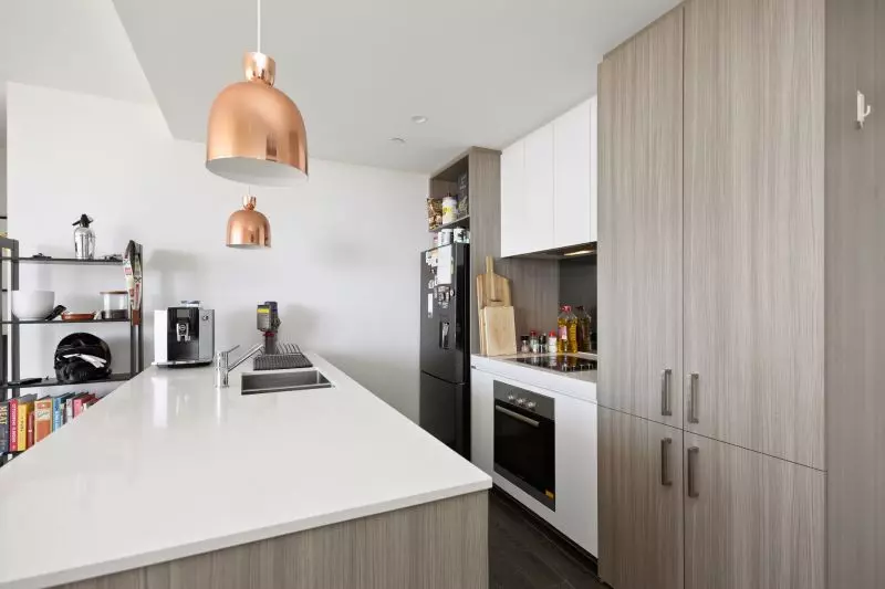 Great Location, Modern & Professional Lifestyle!