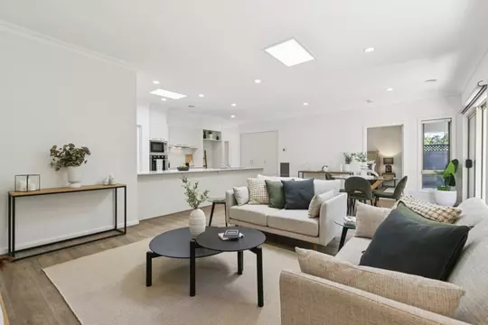 Bright Open Living, Court Location