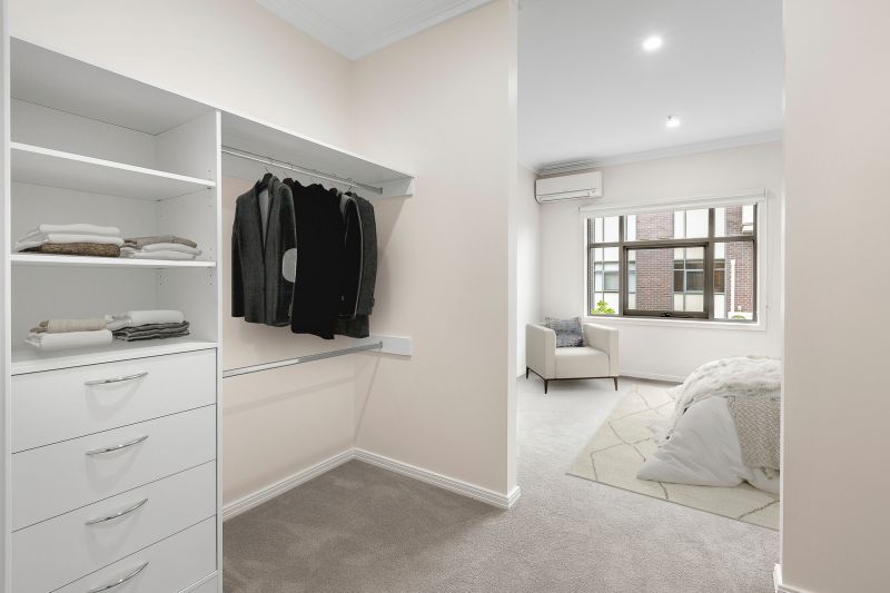 Light and bright apartment