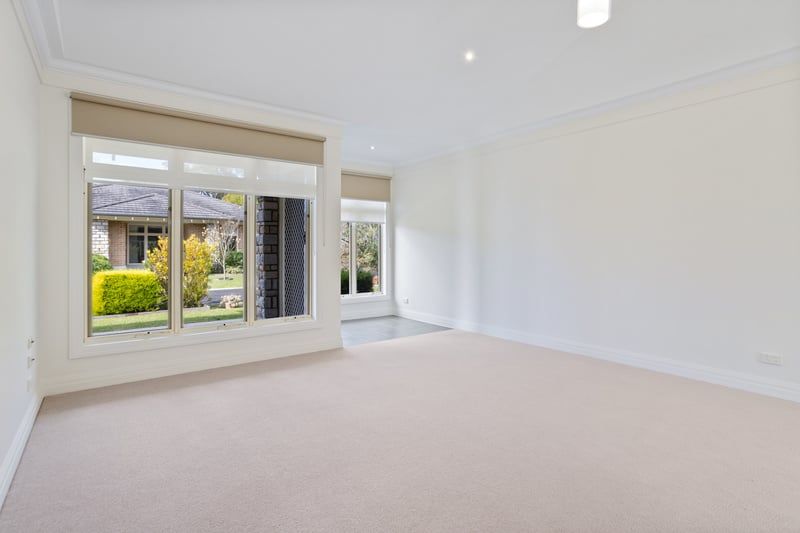 Bright, Refreshed Unit in Quiet Court Setting