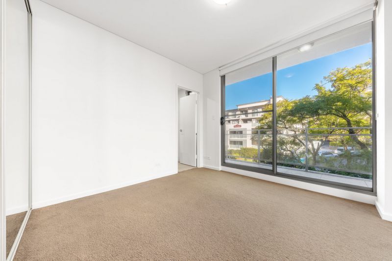Spacious Open Plan living. This apartment has an excellent layout. Quiet location.