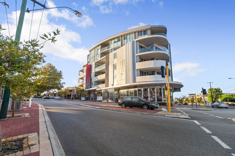 Stunning Views and Urban Lifestyle!!