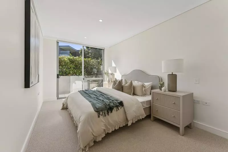 Light-filled Garden Apartment with Space, Privacy and Style