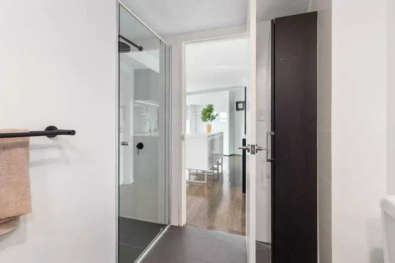 Luxurious Urban Living in Central Location!