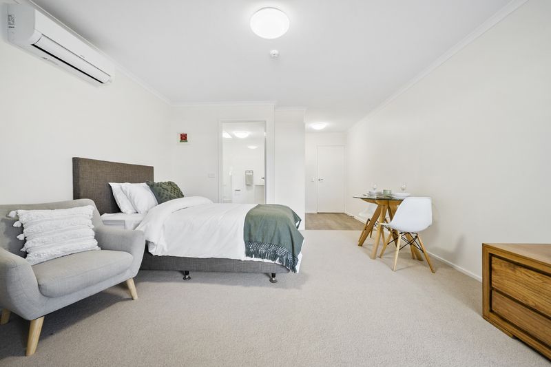 Renovated Studio with Private Garden Courtyard and Modern Finishes