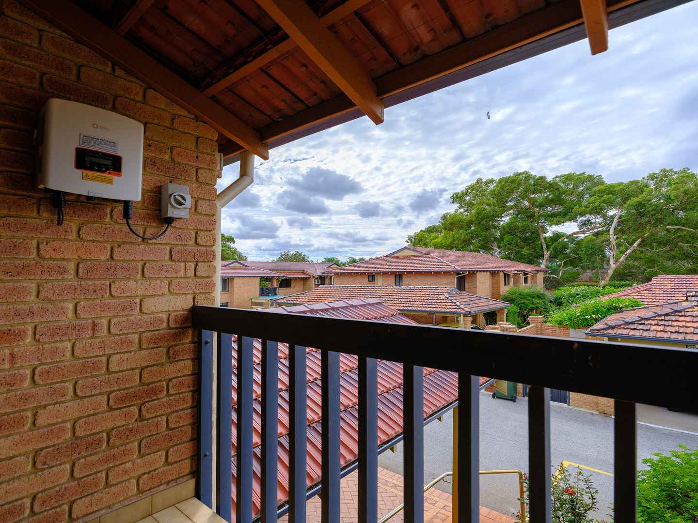 Secure studio apartment in the heart of the clubhouse