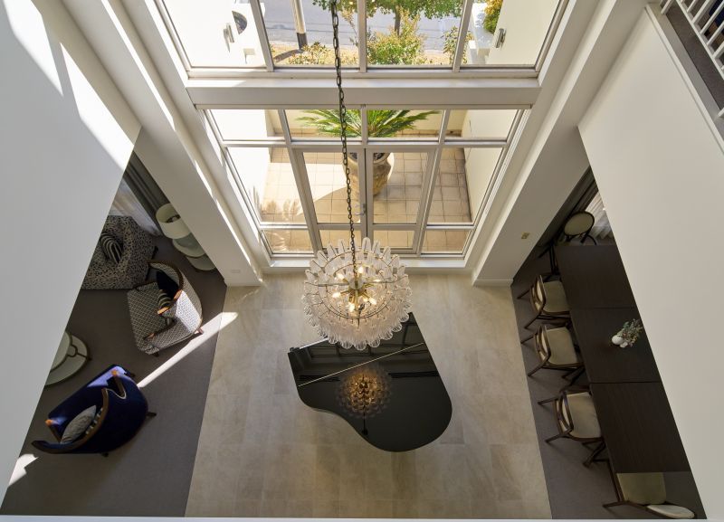 Stylish west-facing two-bedroom apartment!