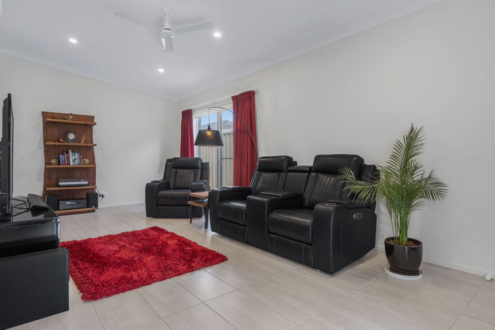 HOME 48 PALM LAKE RESORT TRUGANINA