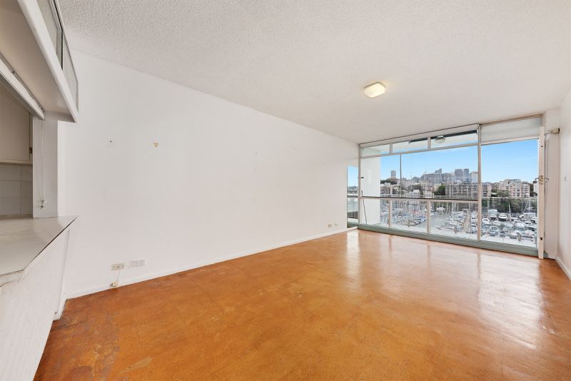 LIGHT FILLED BLANK CANVAS READY FOR A FULL RE-INTERPRETATION