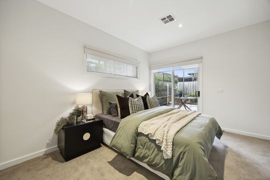 Modern 2-bedroom and study villa with private courtyard