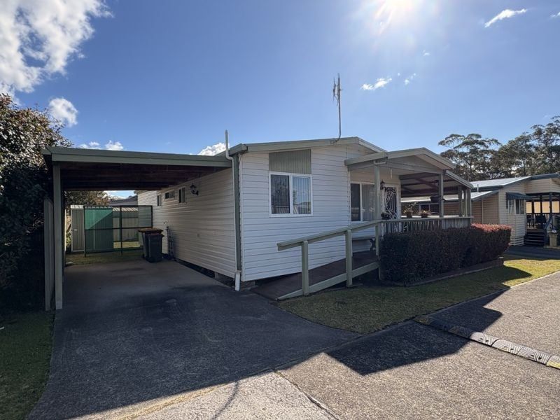 Great Position in Charming Community!