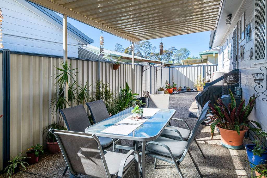 Neat as a pin 3 Bedroom, 2 bathroom in sought after Palm Lake Resort Bethania