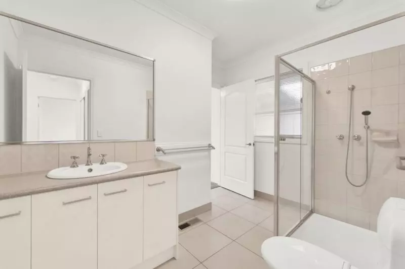 Lifestyle Communities Brookfield - Resort-style living in a prime corner position