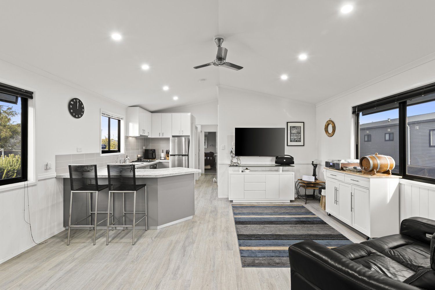 Modern Comfort and Outdoor Entertaining Appeal