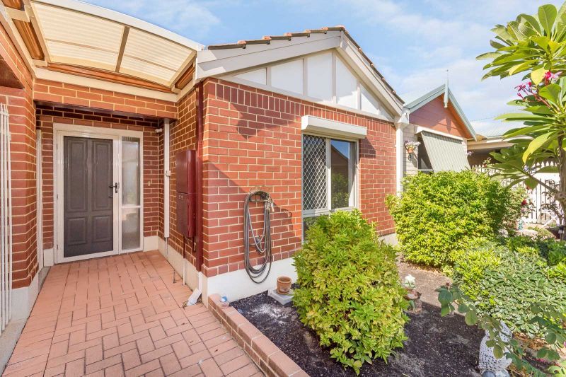 ARCADIA WATERS MADDINGTON - Massive Price Reduction