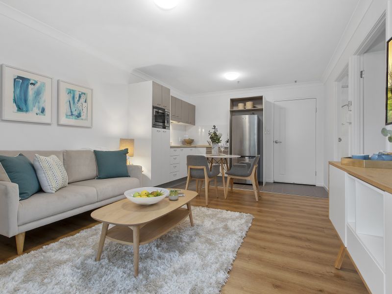 Inviting, well-presented 1-bedroom home with minimal upkeep