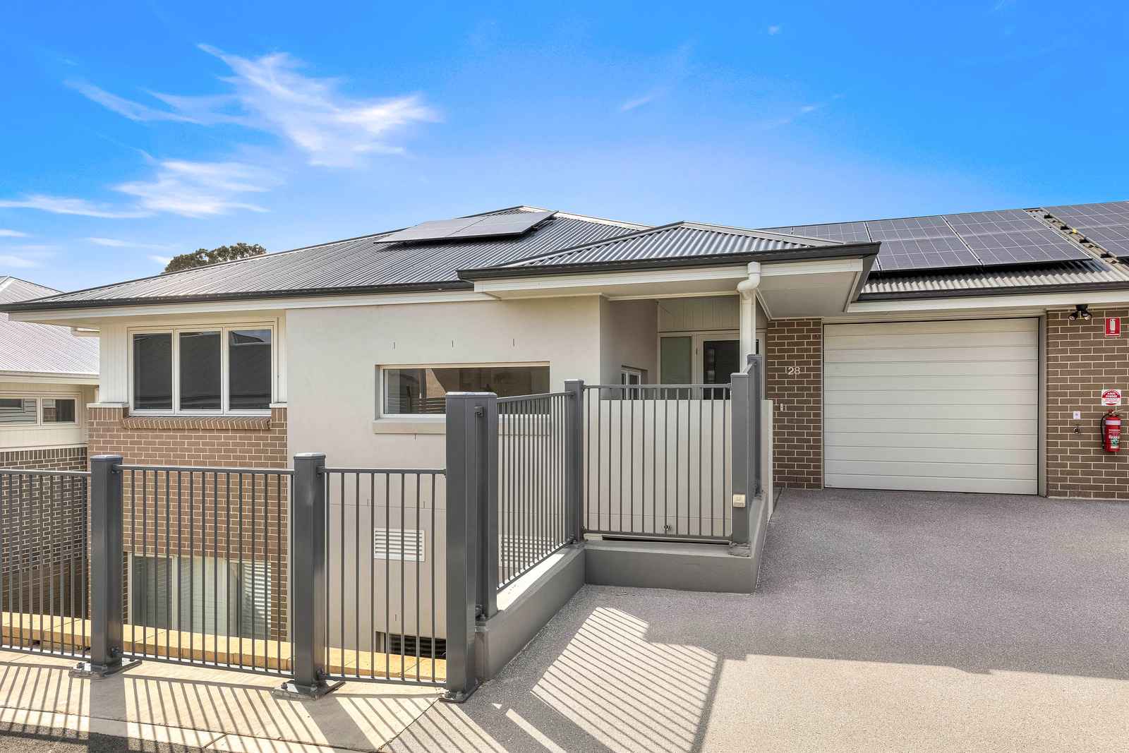 028 Ibis Crescent/33 Shearwater Drive, Shortland, NSW 2307