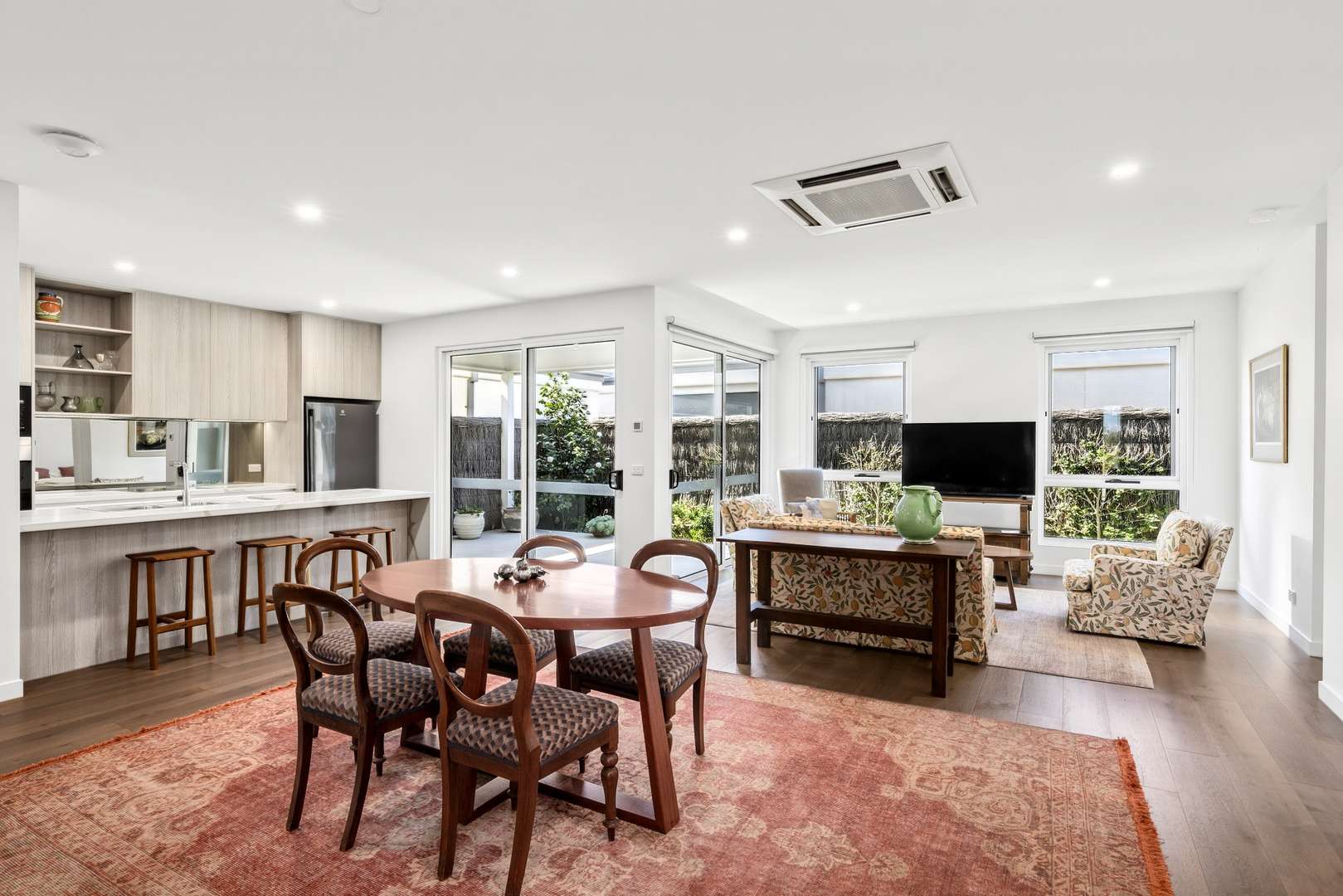 10 Airlie Avenue - The Breeze Point Lonsdale