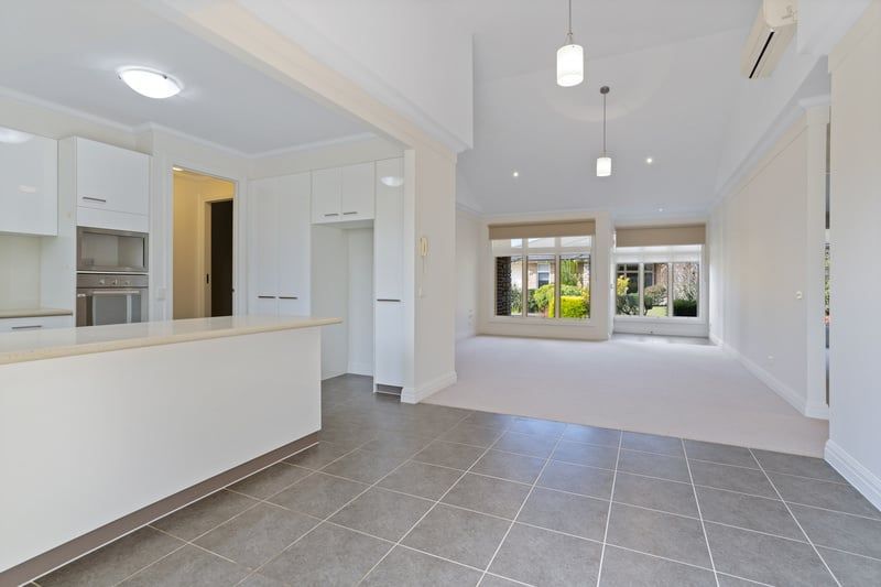 Bright, Refreshed Unit in Quiet Court Setting