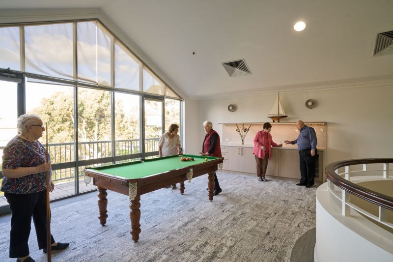 Large one-bedroom apartment on the ground floor