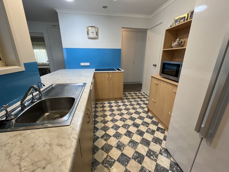 Lovely home - well located