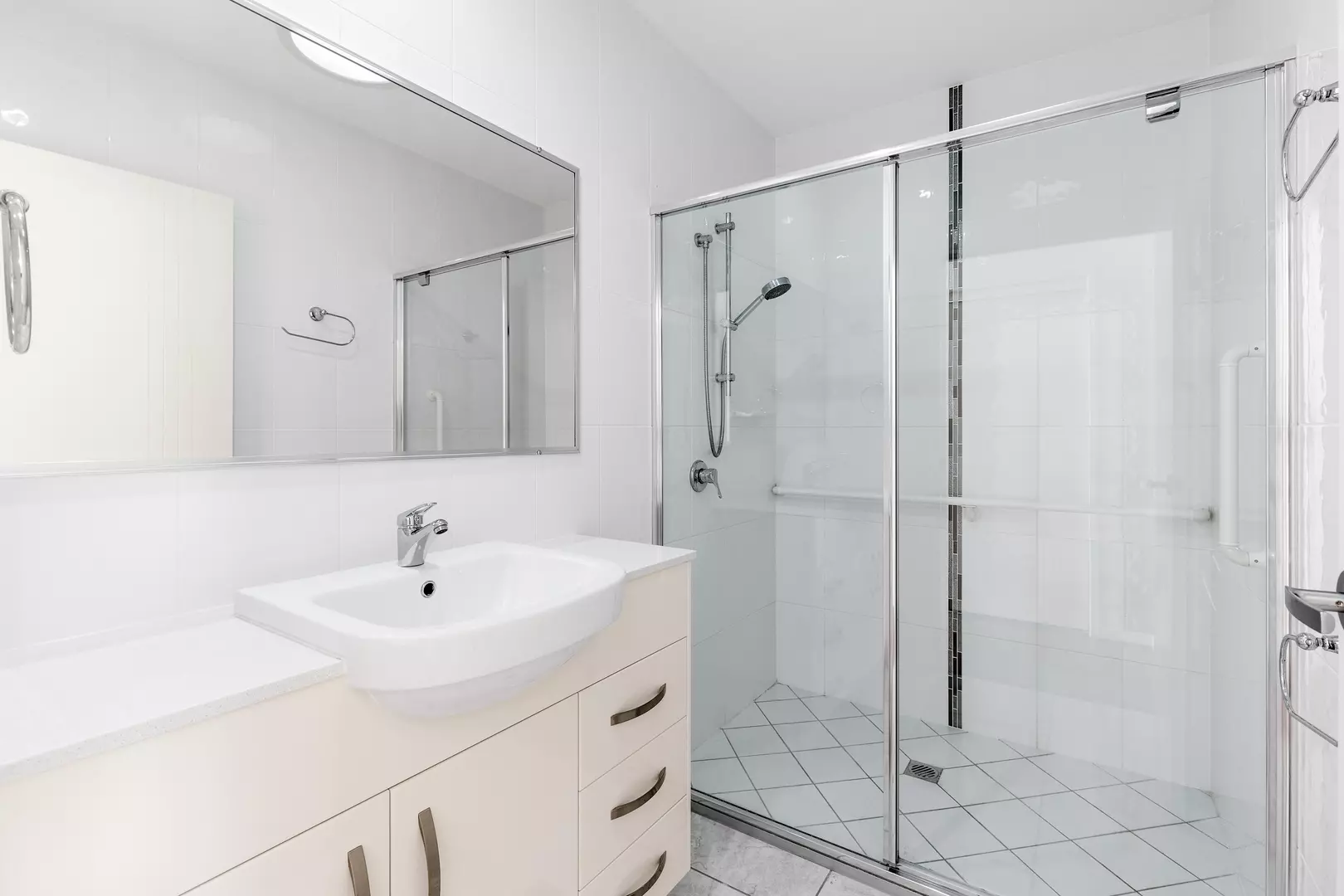 Home 95 | Lakeside Living