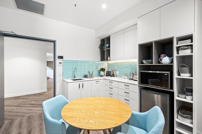 A beautifully situated ground-floor apartment that boasts great views of the acreage and lush bushland.