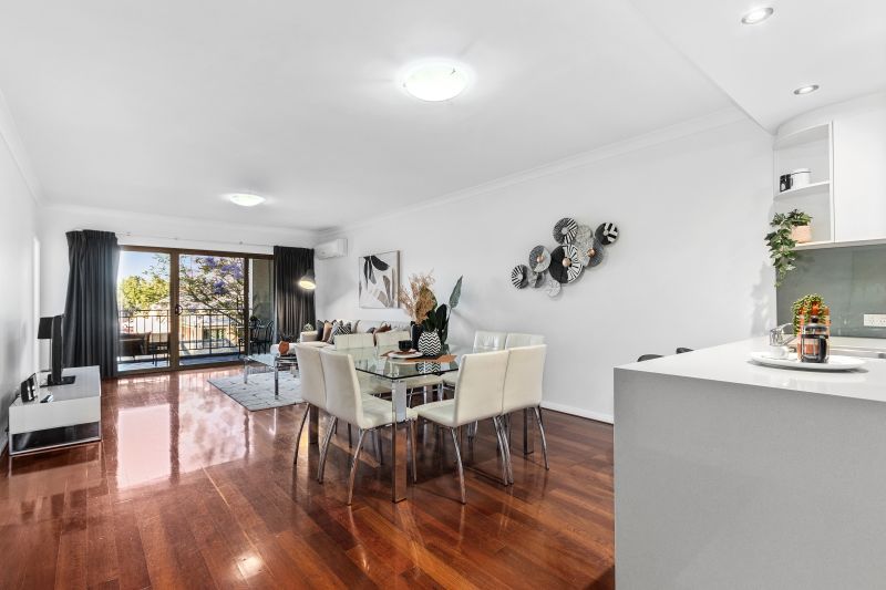 Light & Bright Living, Refurbished... See it to Believe it!!