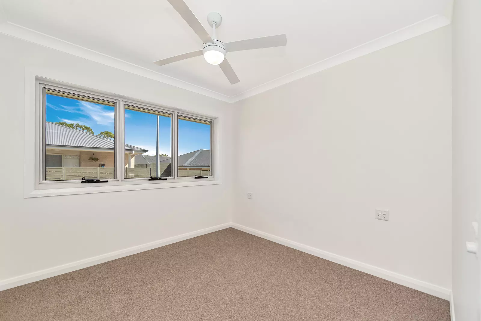 028 Ibis Crescent/33 Shearwater Drive, Shortland, NSW 2307