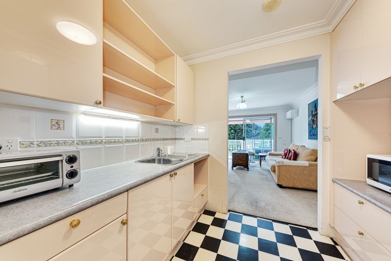 PREFERRED LOCATION, NORTH EASTERLY OUTLOOK