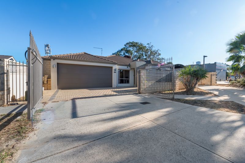 Spacious, Easy Maintenance Family Home!