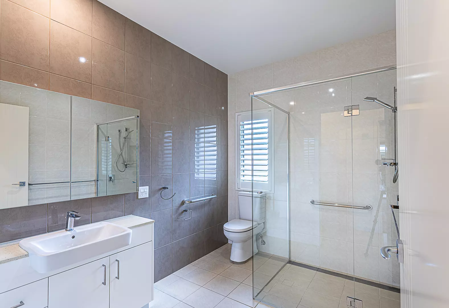 Cezanne III- by Palm Lake Resort Tea Gardens