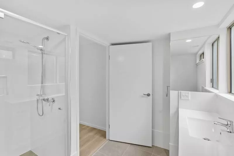 Large ground-floor 2-bedroom villa