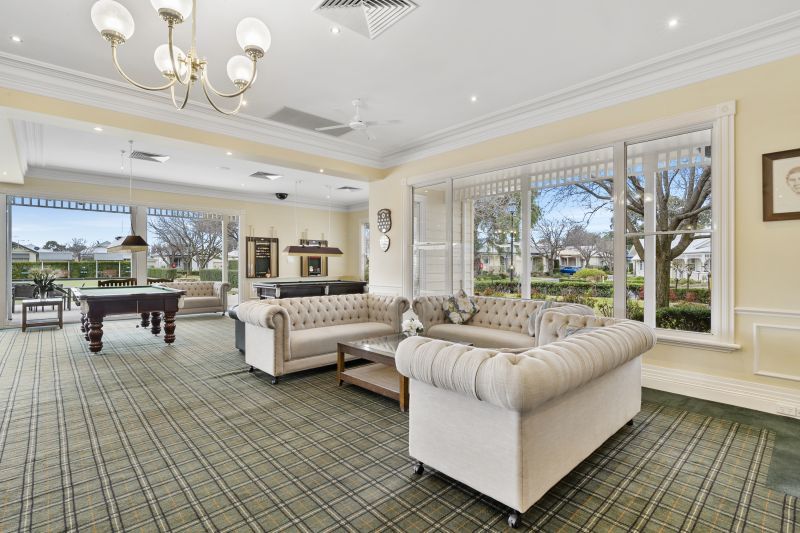 Two Bedroom Home Close To Clubhouse and Pool