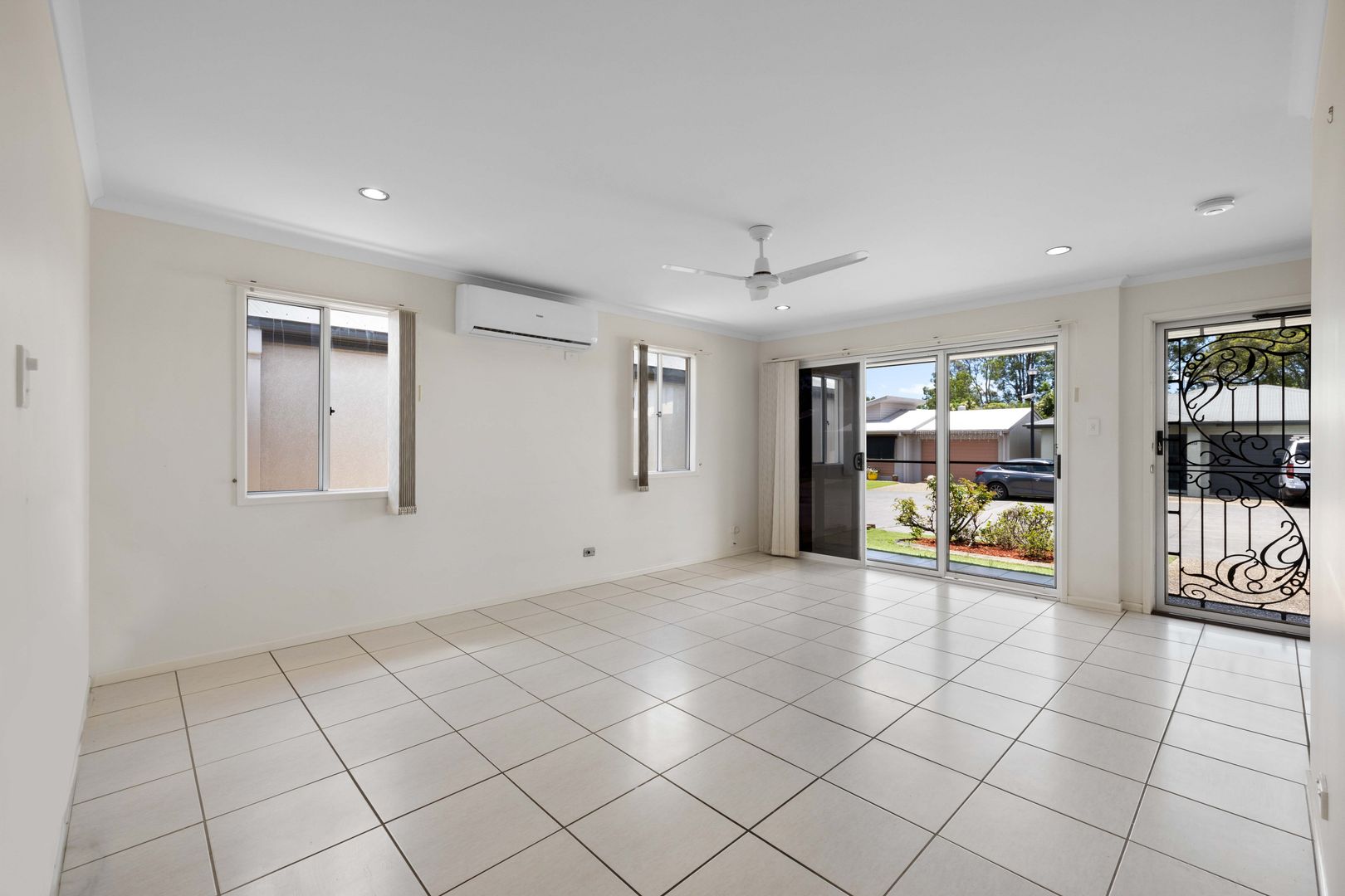 Great location for this 2 bedroom home plus study in Palm Lake Resort Eagleby